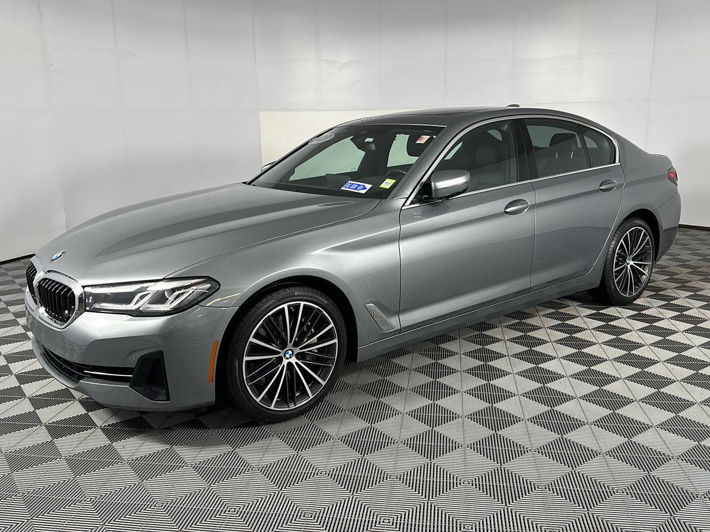 Used 2023 BMW 540i xDrive w/ Premium Package AWD/4WD image 7