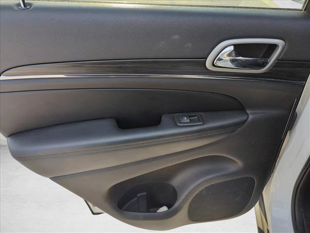 Used 2020 Jeep Grand Cherokee Limited AWD/4WD image 9