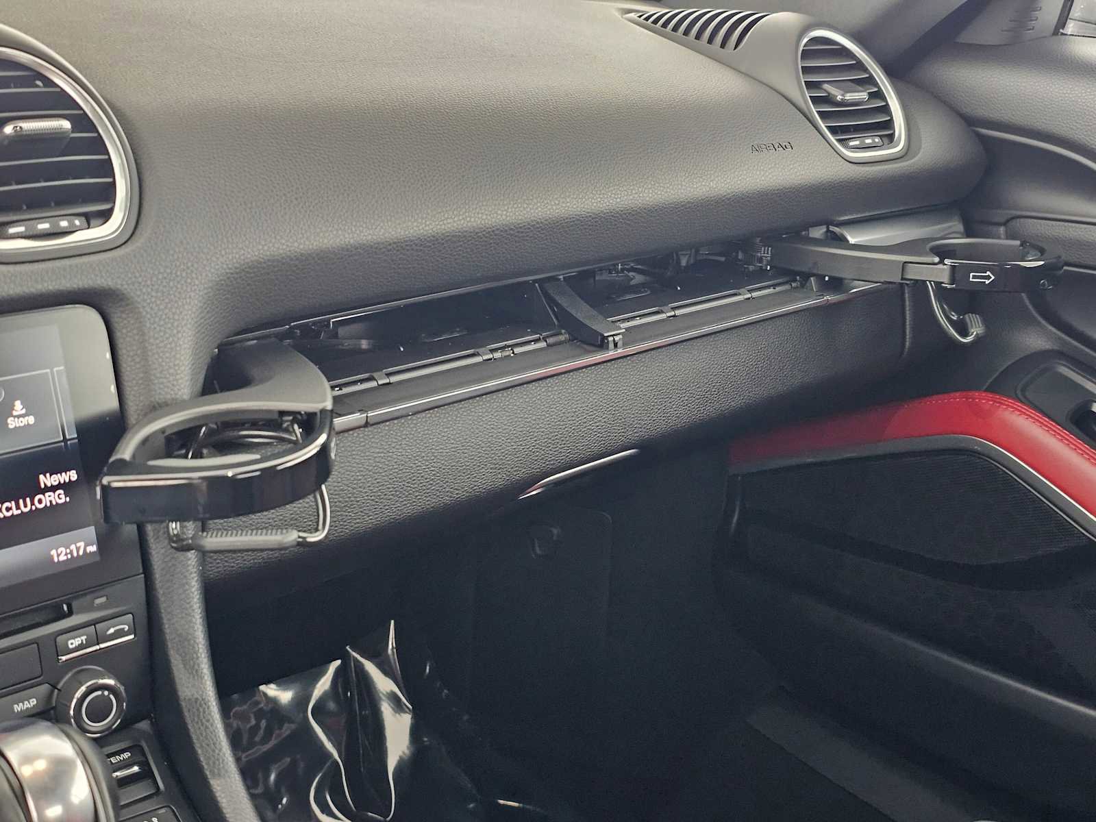 Used 2022 Porsche 718 Cayman w/ Premium Package image 28