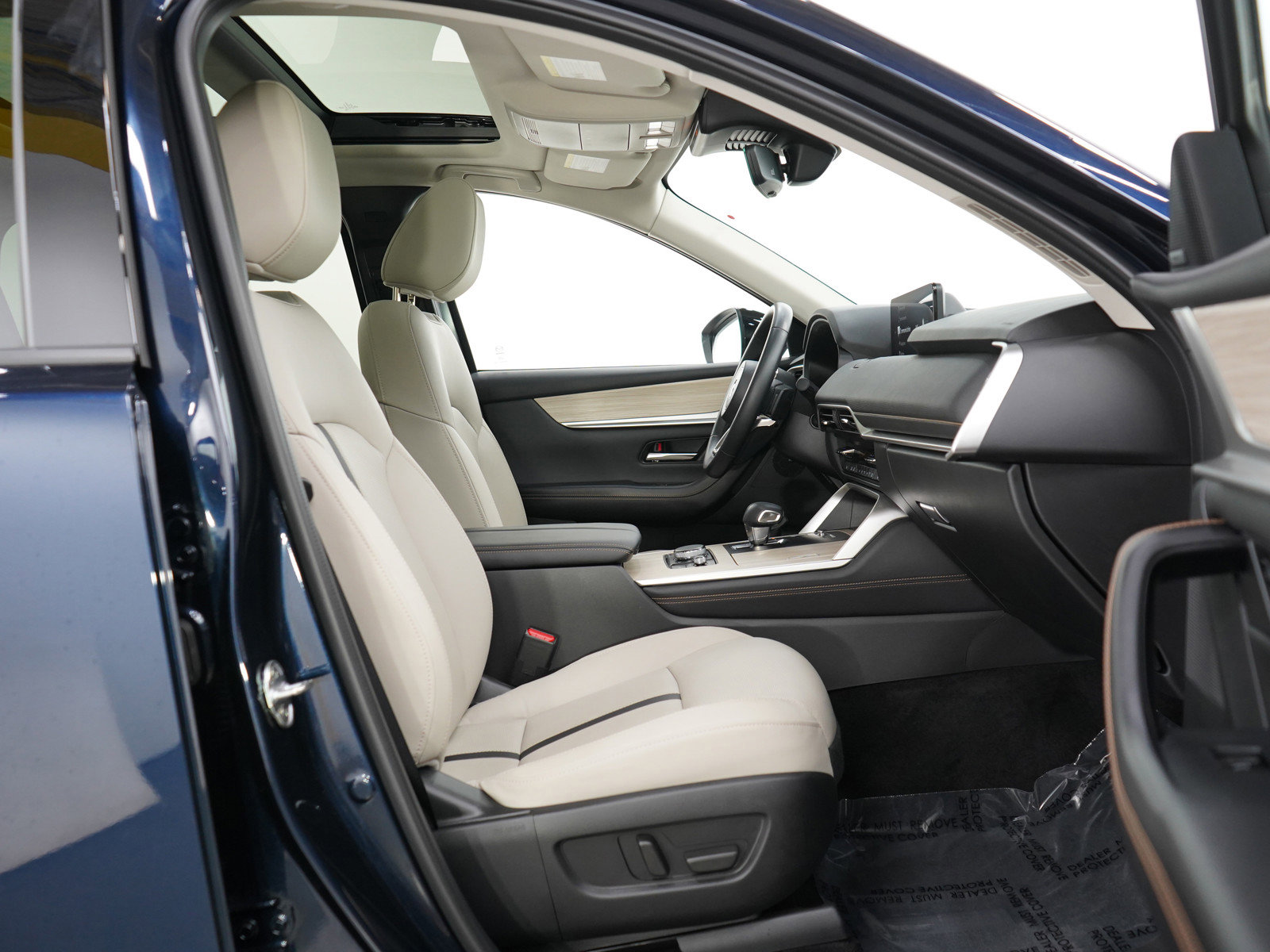 Certified 2025 MAZDA CX-90 Plug-In Hybrid w/Premium Sport image 11