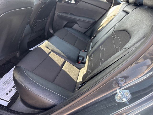 Used 2023 Kia Forte GT-Line image 12