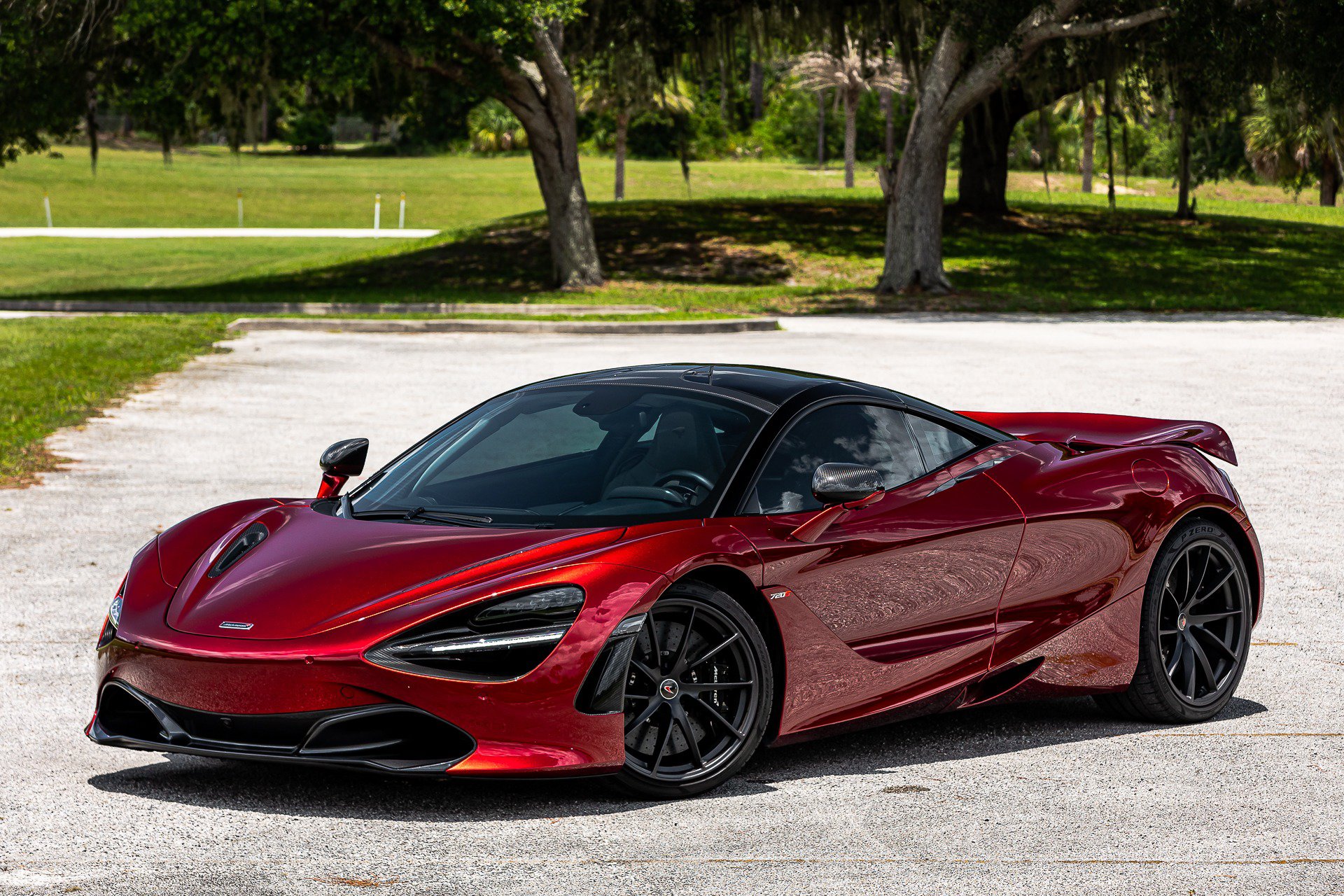 Used 2018 McLaren 720S Luxury RWD image 1