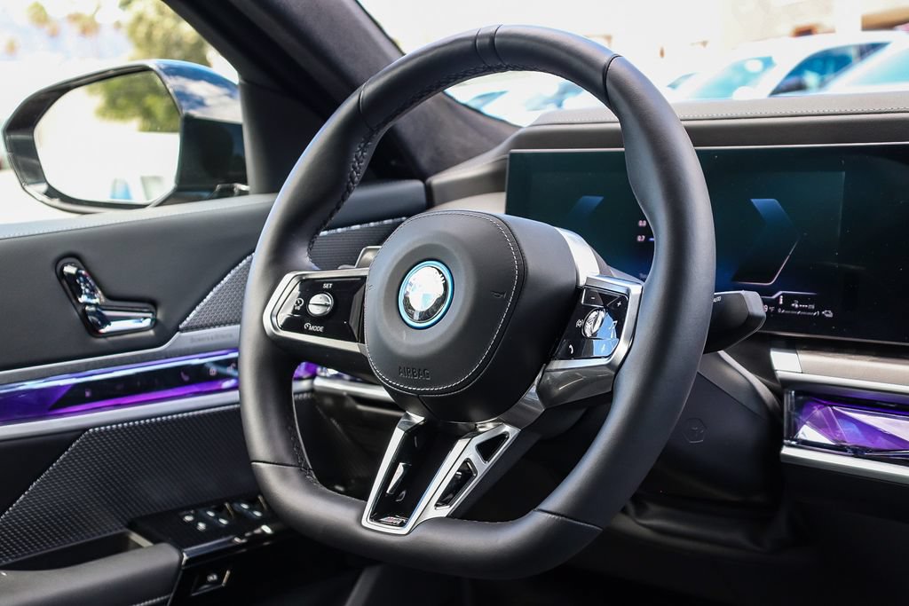Used 2026 BMW 750e xDrive AWD/4WD image 15