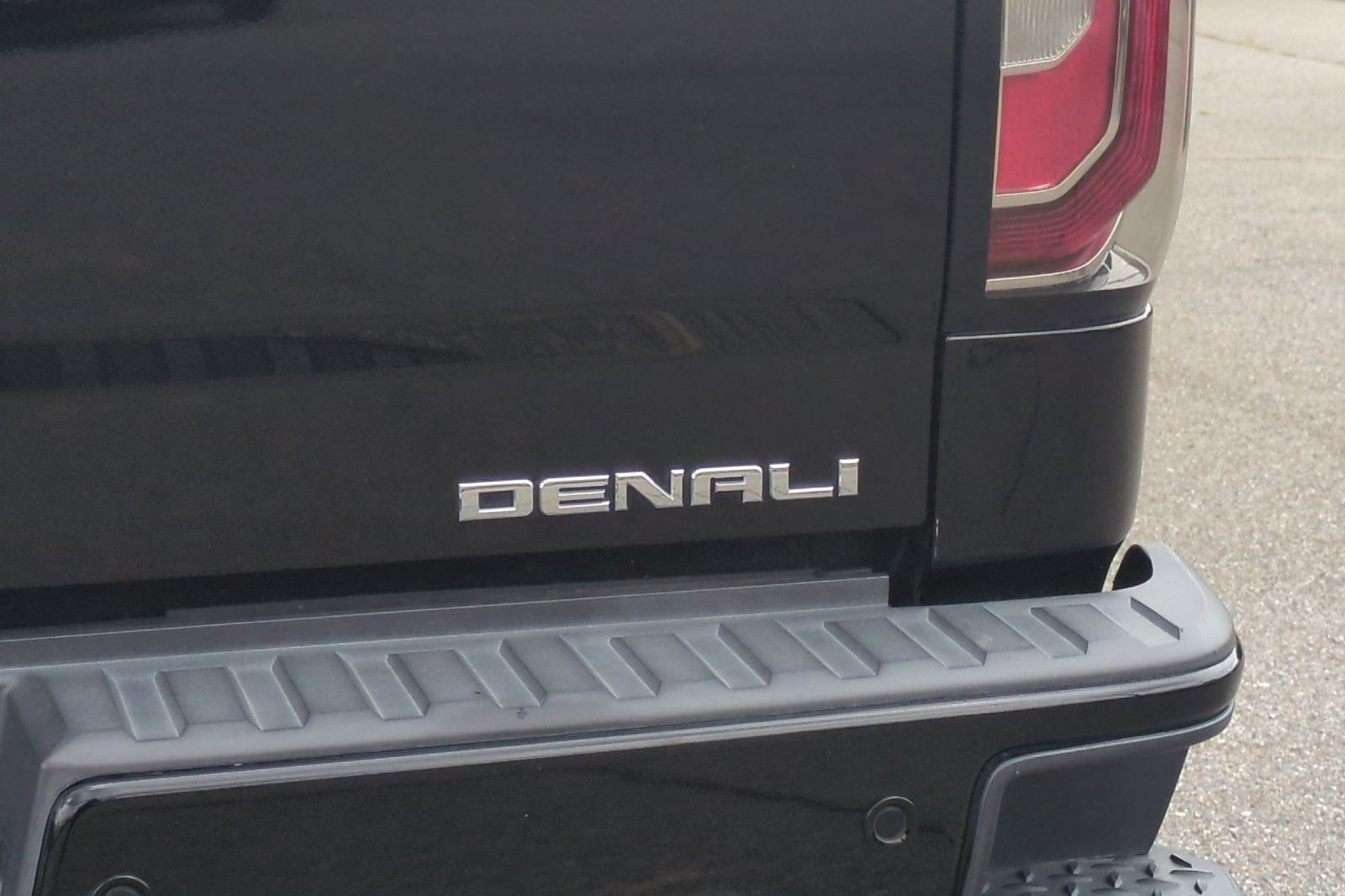 Used 2018 GMC Sierra 1500 Denali w/ Denali Ultimate Package AWD/4WD image 48