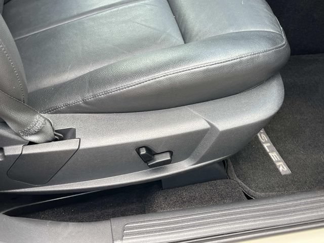 Used 2008 Chrysler 300 Touring w/ Comfort/Convenience Group RWD image 23