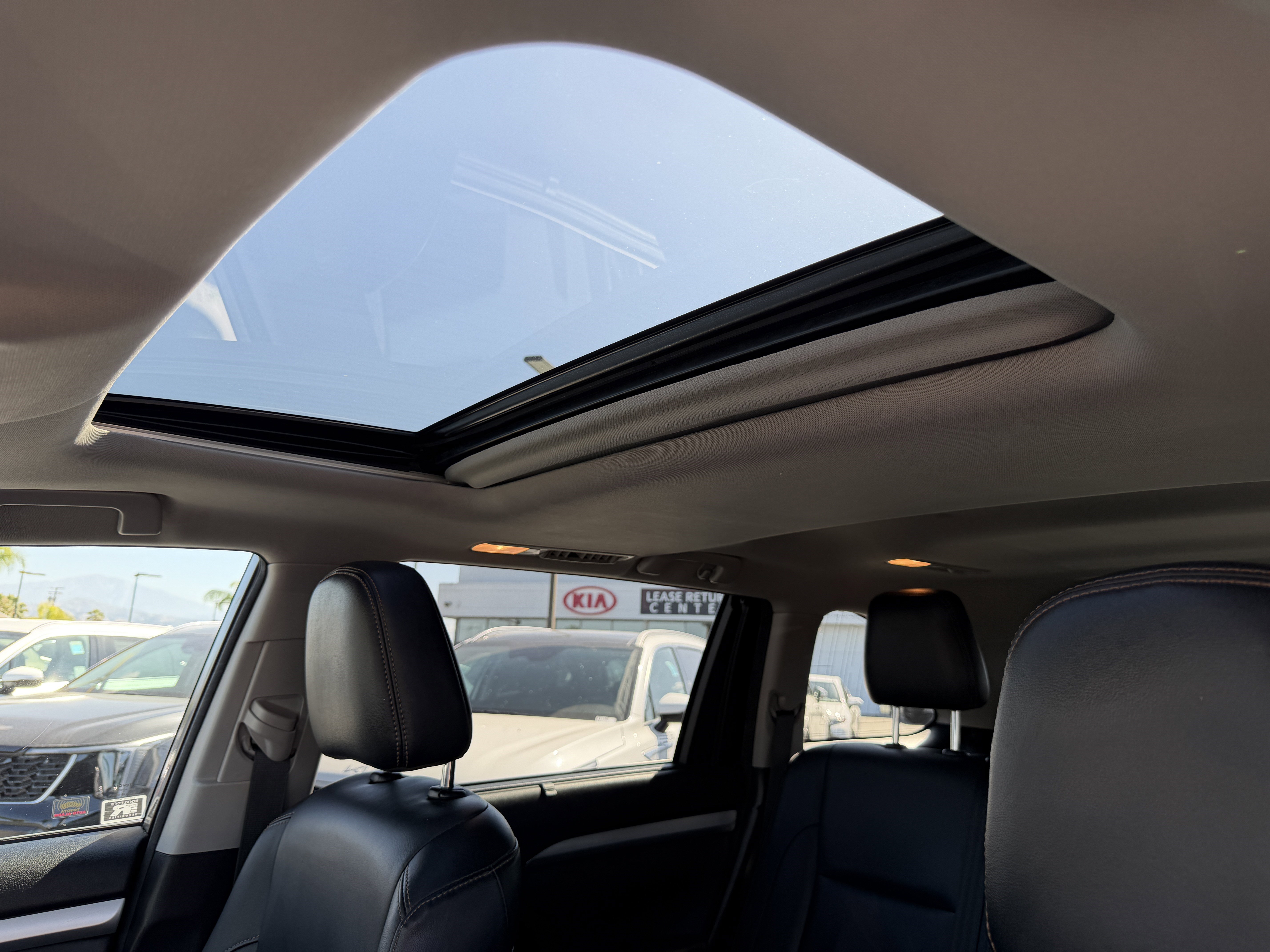 Used 2018 Toyota Highlander XLE FWD image 18