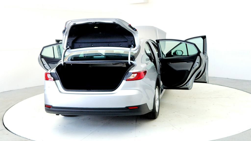 Used 2026 Toyota Camry LE AWD/4WD image 11