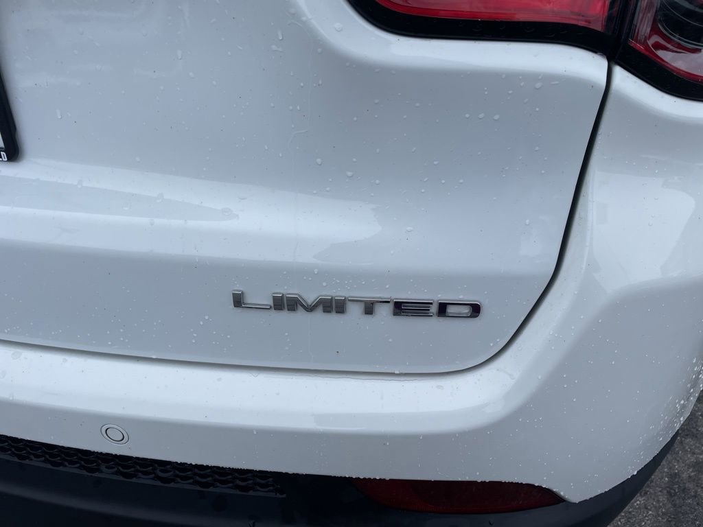 Used 2024 Jeep Compass Limited image 14