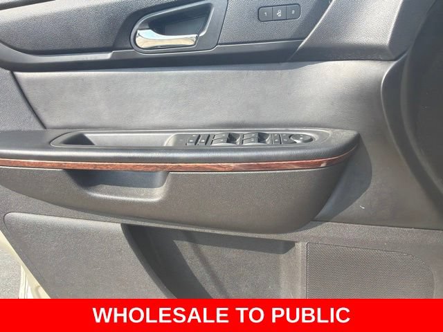 Used 2014 Chevrolet Traverse LTZ FWD image 24