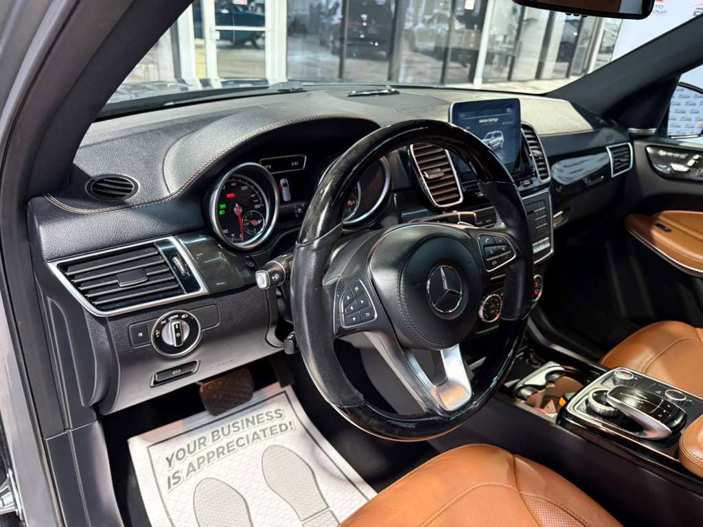 Used 2018 Mercedes-Benz GLS 550 4MATIC w/ Offroad Package image 31