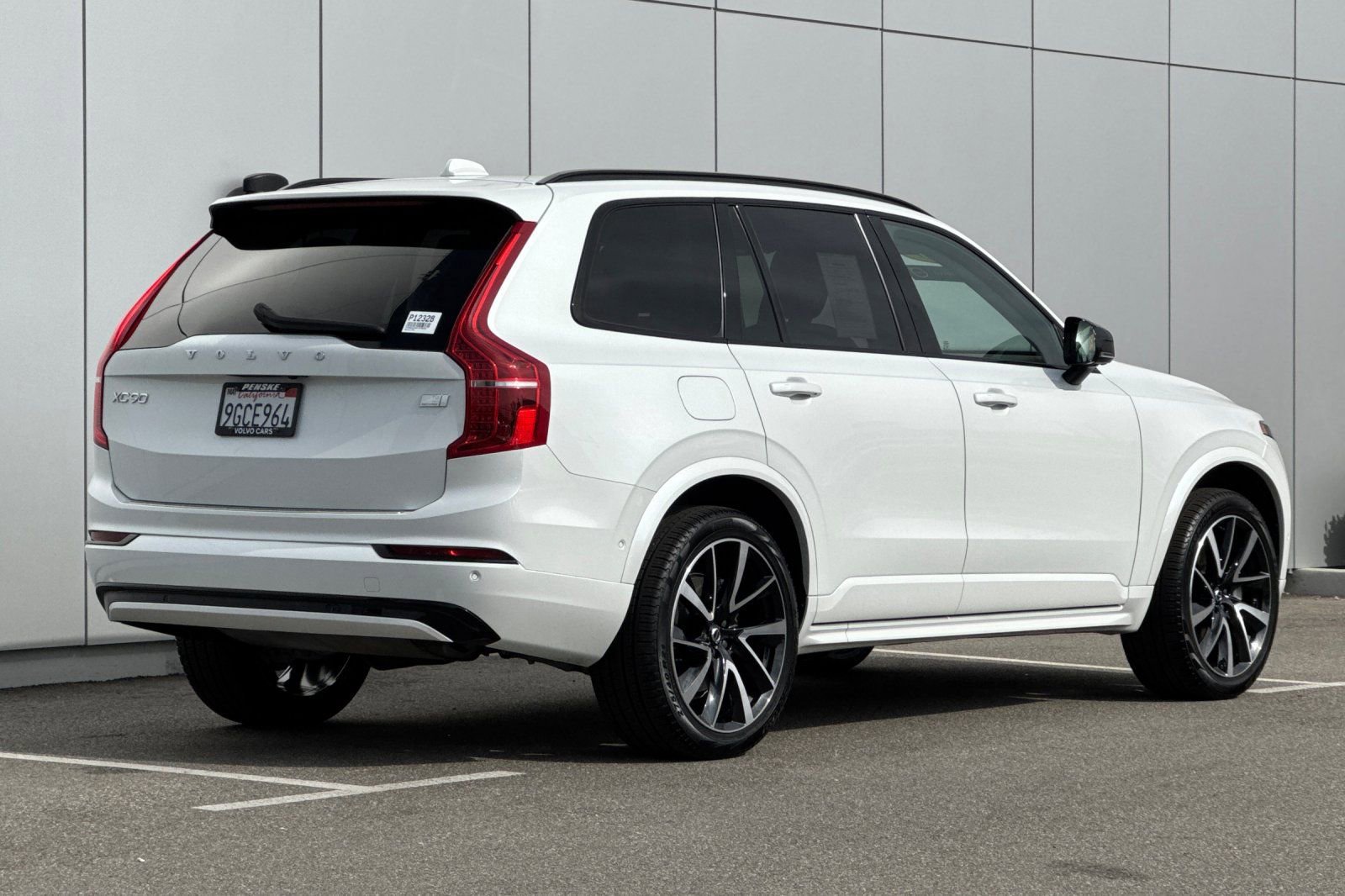 Used 2023 Volvo XC90 T8 Ultimate w/ Protection Package Premier AWD/4WD image 5