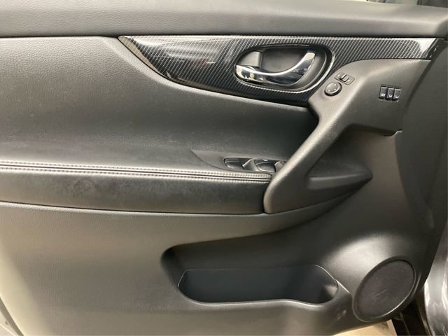 Used 2019 Nissan Rogue SL image 25