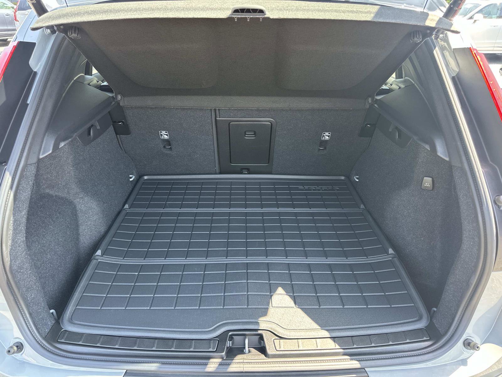 Certified 2026 Volvo XC40 B5 Plus w/ Protection Package Premier AWD/4WD image 23