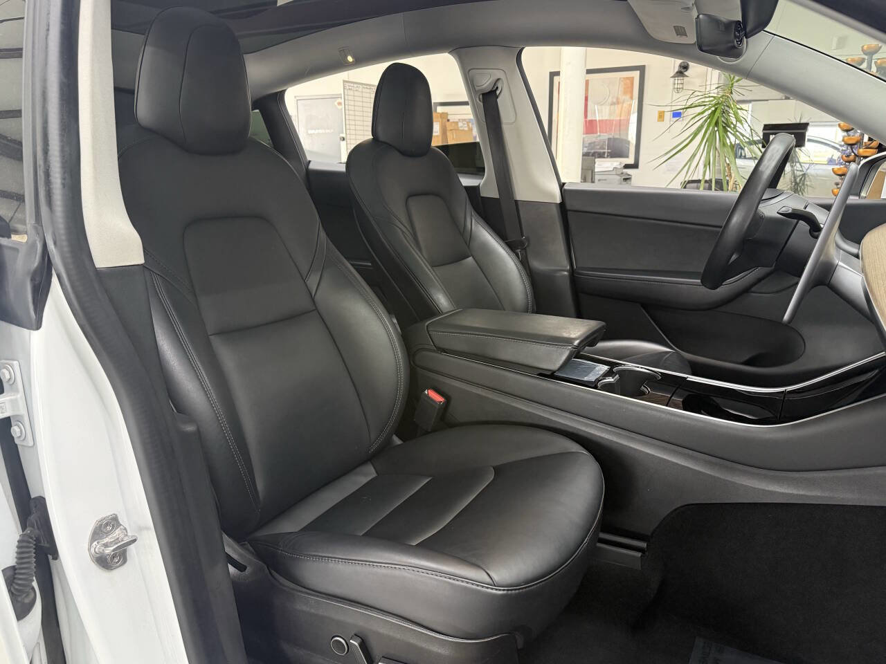 Used 2021 Tesla Model Y Long Range image 17