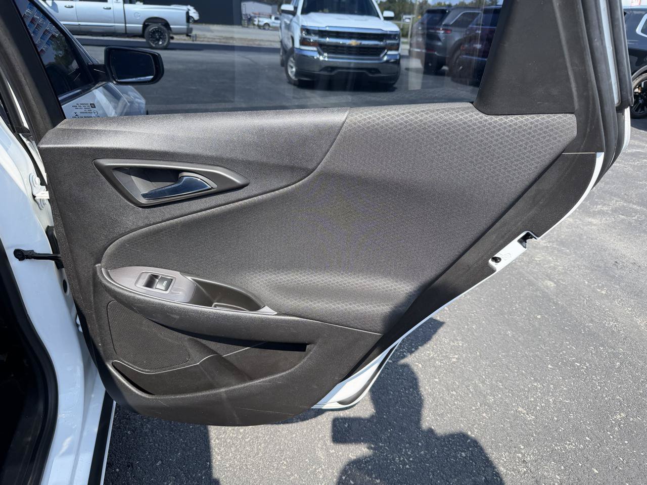 Used 2017 Chevrolet Malibu LS FWD image 17