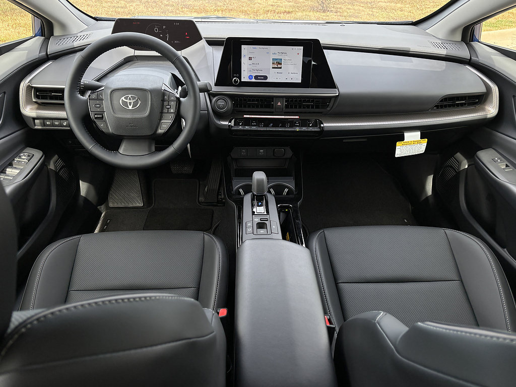 New 2027 Toyota Prius XLE FWD image 8