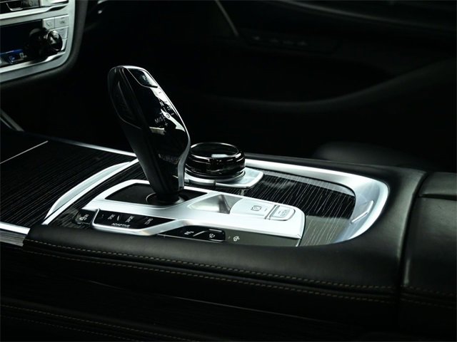 Used 2022 BMW 740i xDrive 740i xDrive w/ M Sport Package image 24