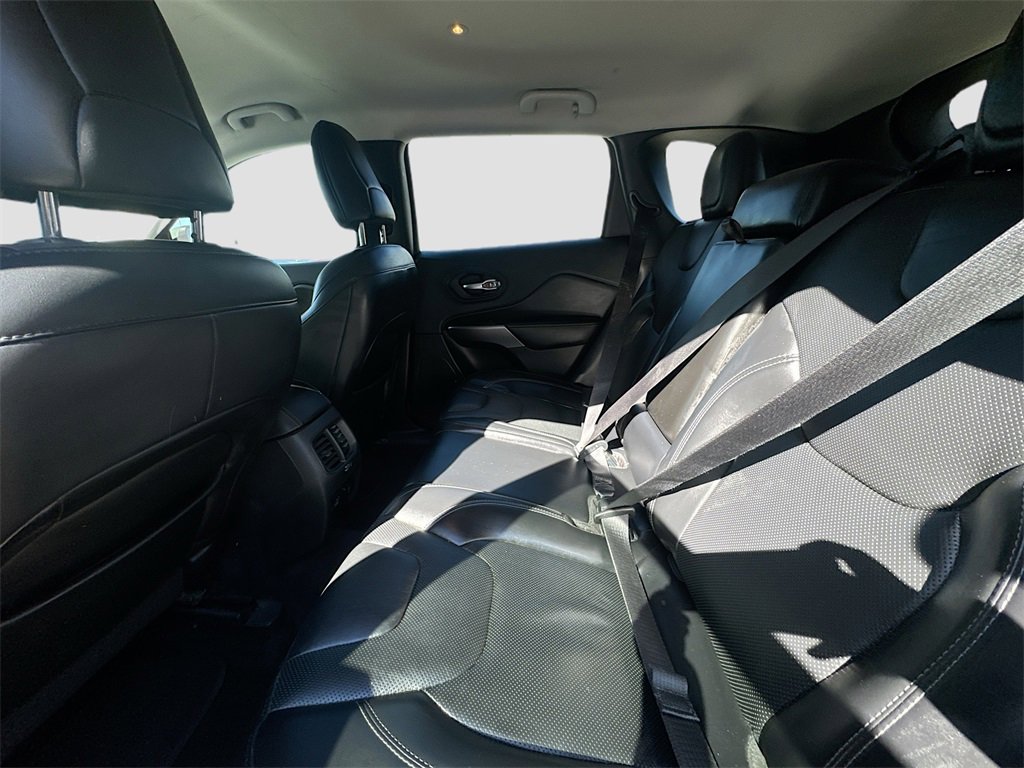 Used 2021 Jeep Cherokee Latitude Lux w/ Comfort/Convenience Group image 23