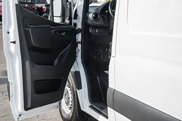 Used 2025 Mercedes-Benz Sprinter 2500 image 31