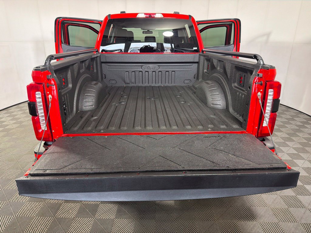 Used 2025 Ford F350 Lariat w/ Black Appearance Package AWD/4WD image 23