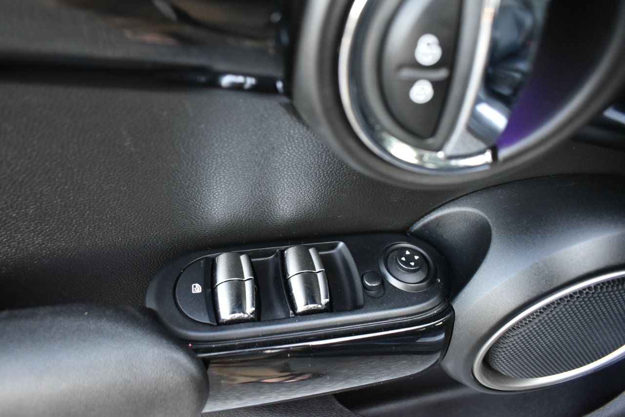 Used 2015 MINI Cooper S image 37