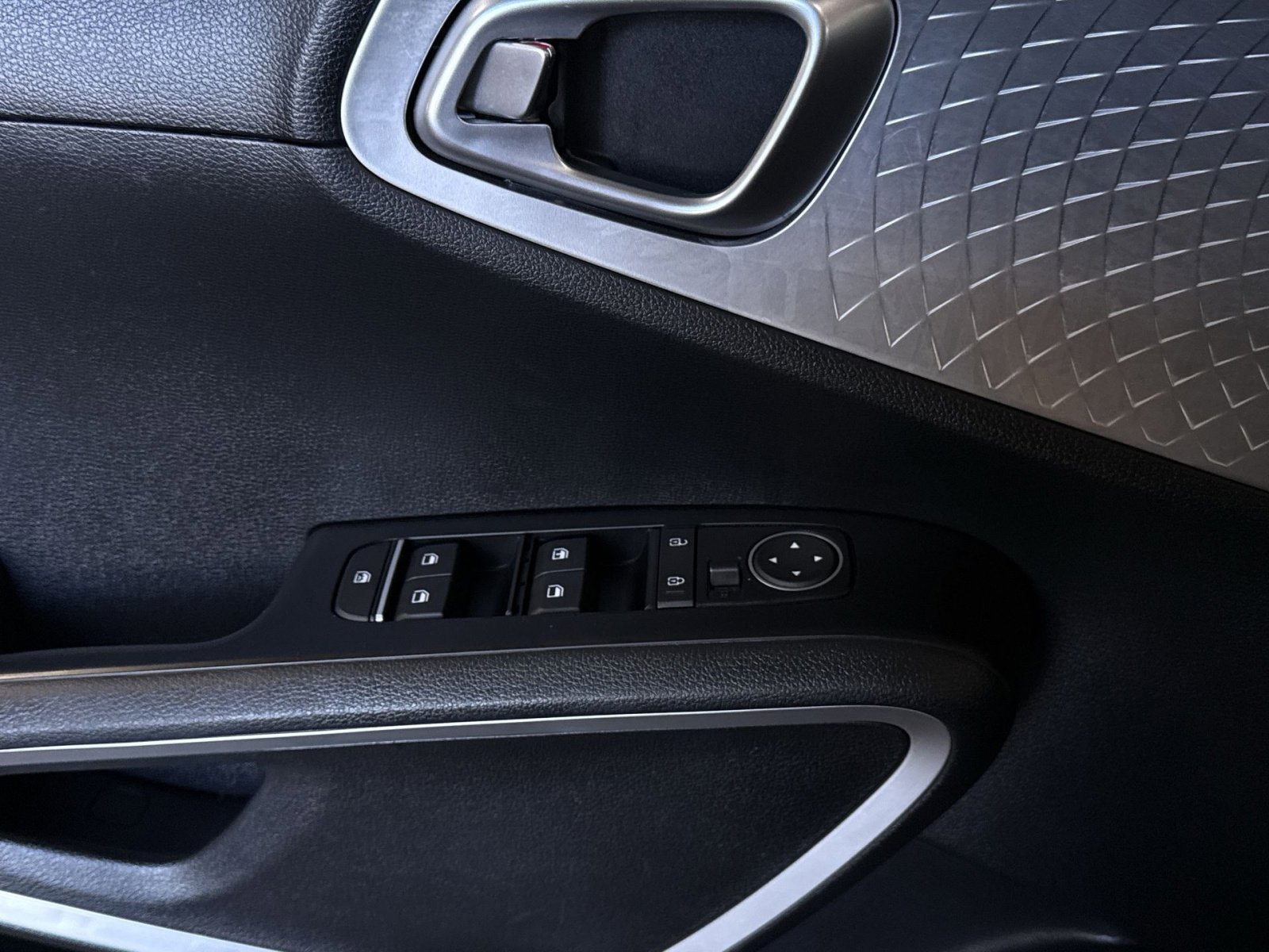 Used 2024 Kia Soul LX w/ Option Group 015 image 15