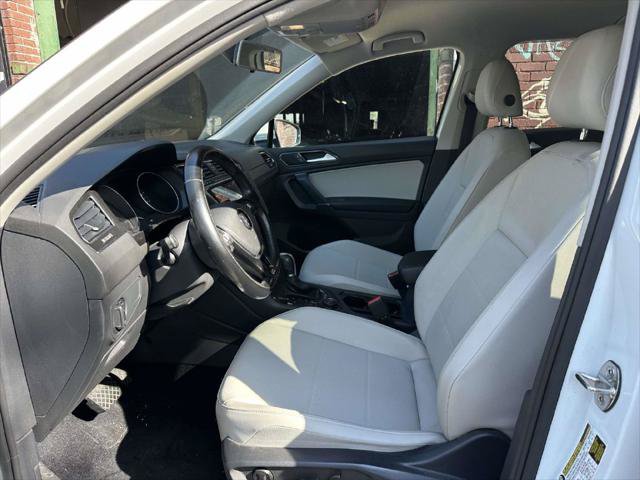 Used 2018 Volkswagen Tiguan SE AWD/4WD image 13