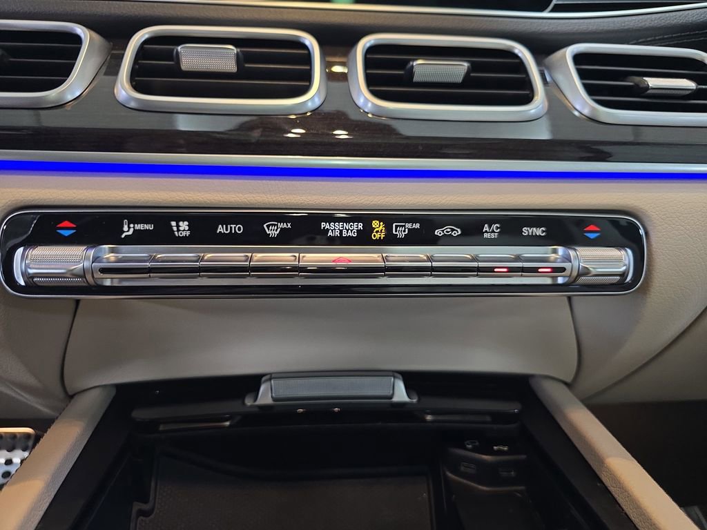 Used 2022 Mercedes-Benz GLS 450 4MATIC image 25