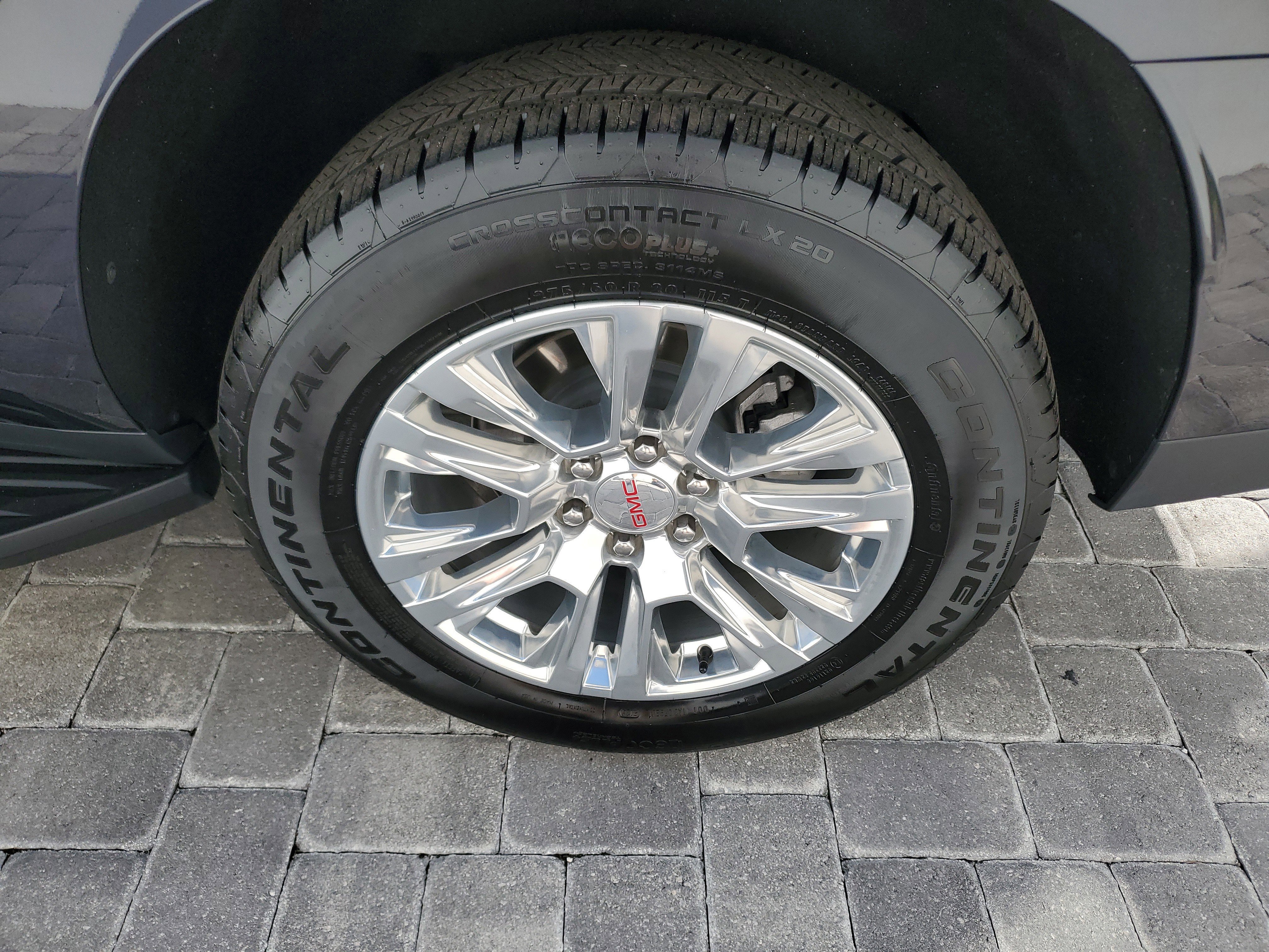 Used 2025 GMC Yukon XL Denali image 7