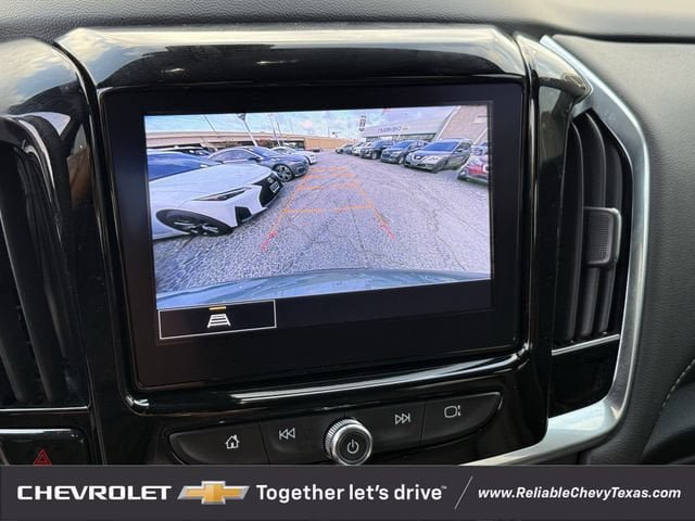Used 2022 Chevrolet Traverse LT FWD image 23