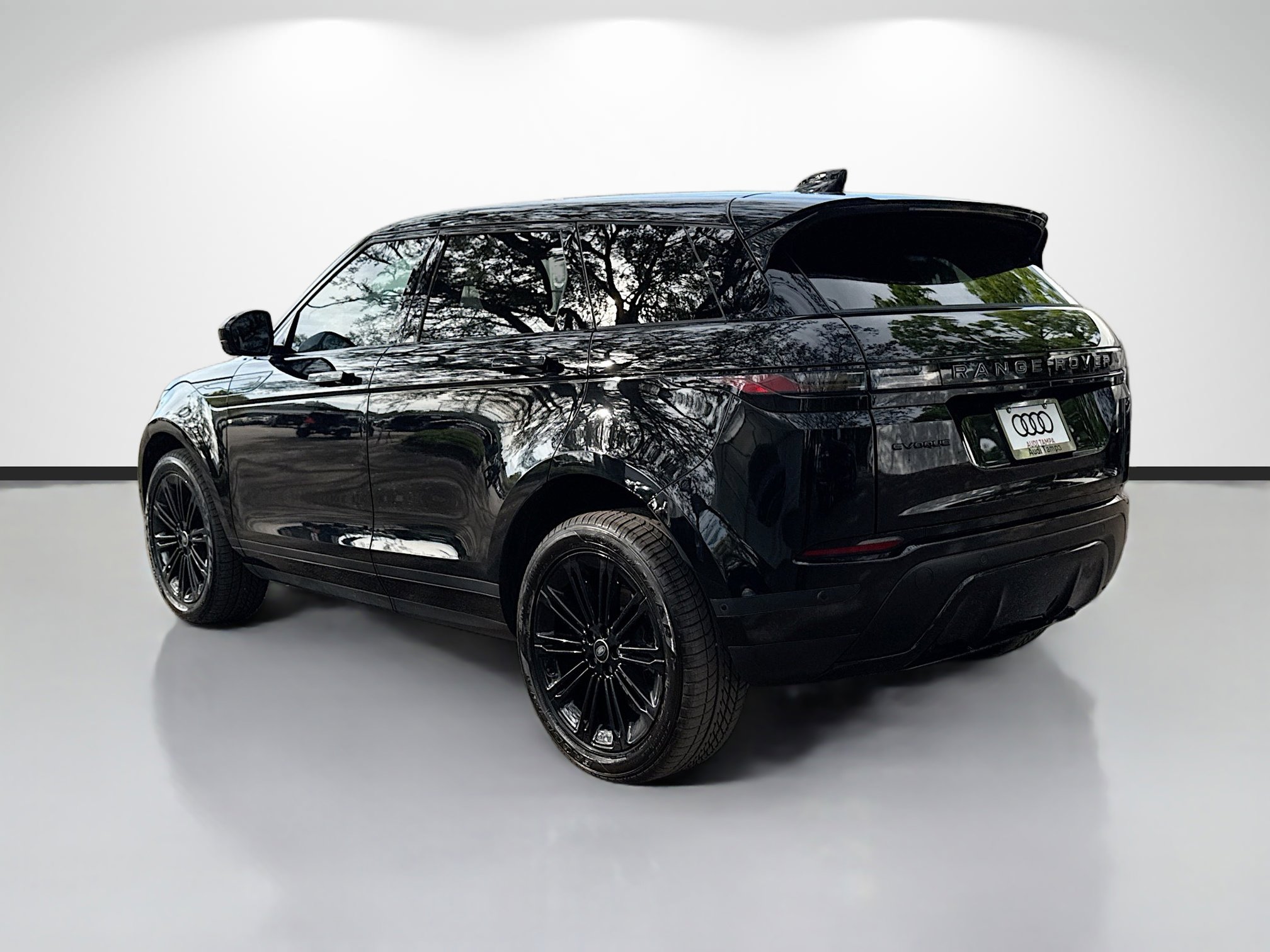 Used 2026 Land Rover Range Rover Evoque S image 5