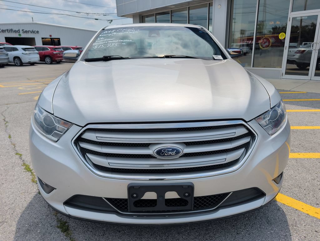 Used 2018 Ford Taurus Limited FWD image 2