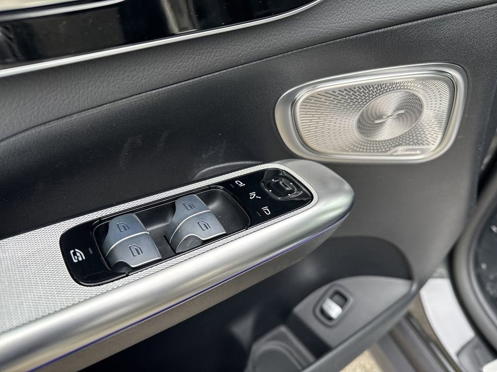 New 2025 Mercedes-Benz GLC 300 4MATIC image 14