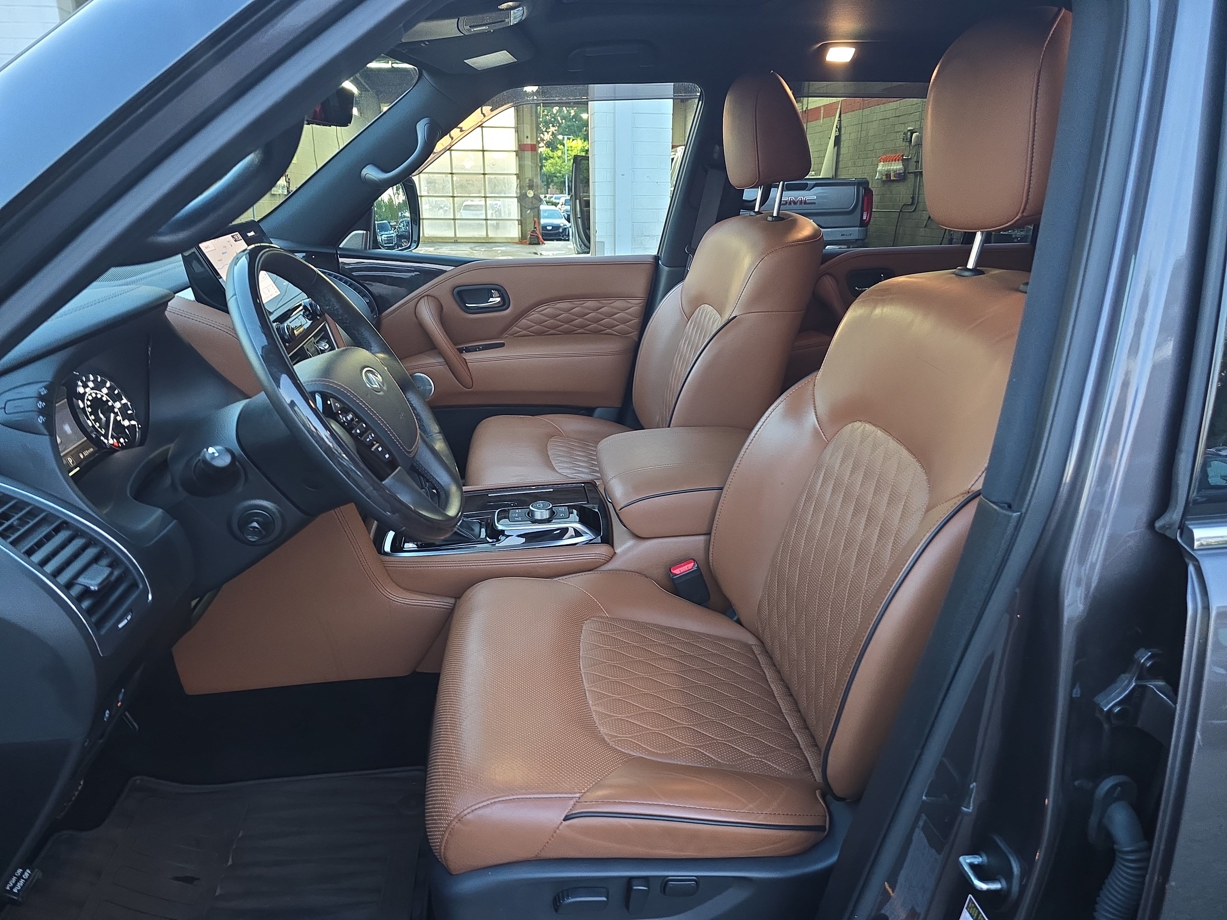 Used 2024 INFINITI QX80 Sensory w/ All-Season Package AWD/4WD image 15