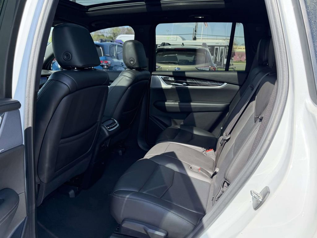 Certified 2022 Cadillac XT6 Premium Luxury w/ Technology Package image 15