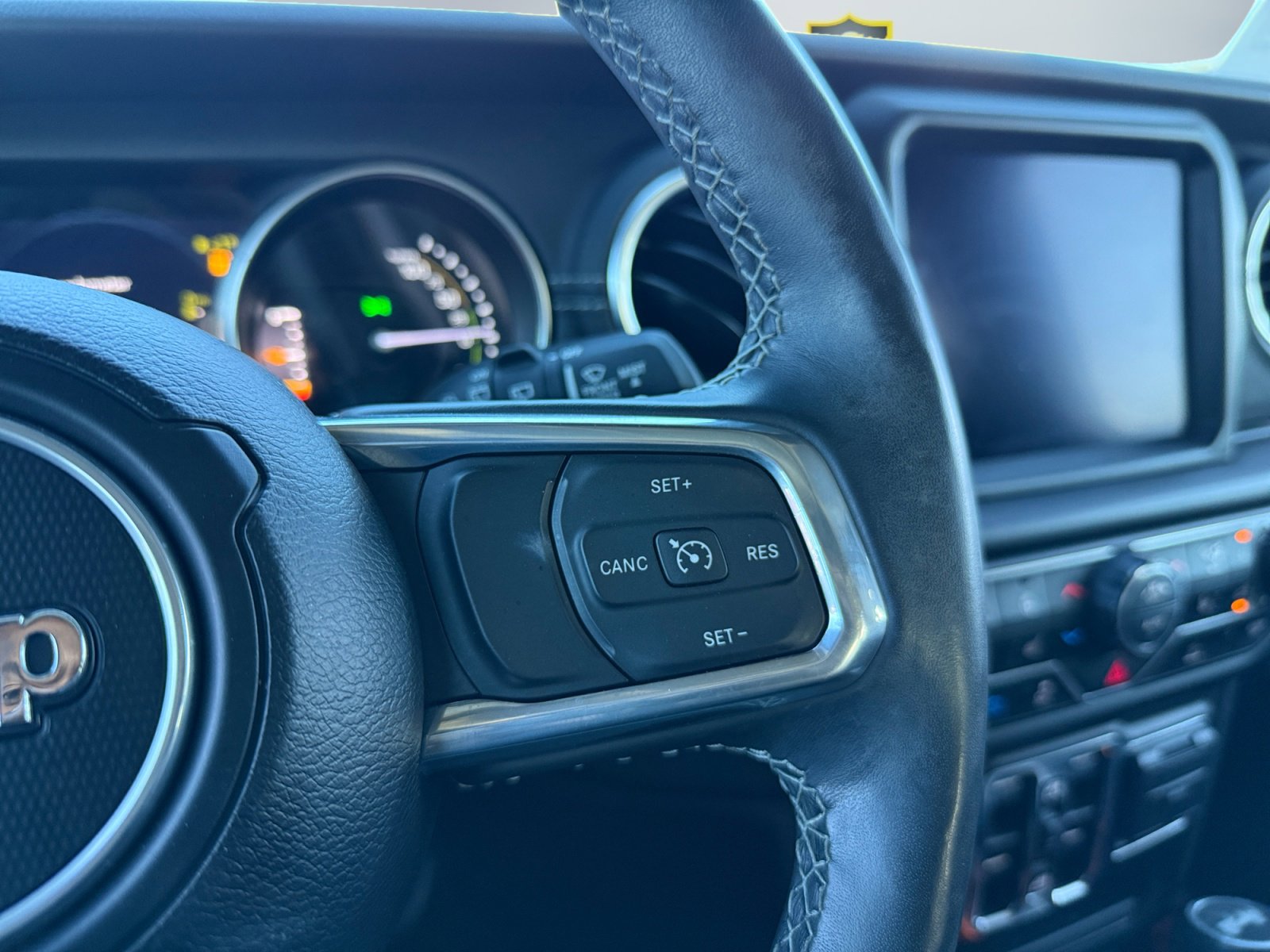 Used 2023 Jeep Wrangler Sahara w/ Cold Weather Group image 14