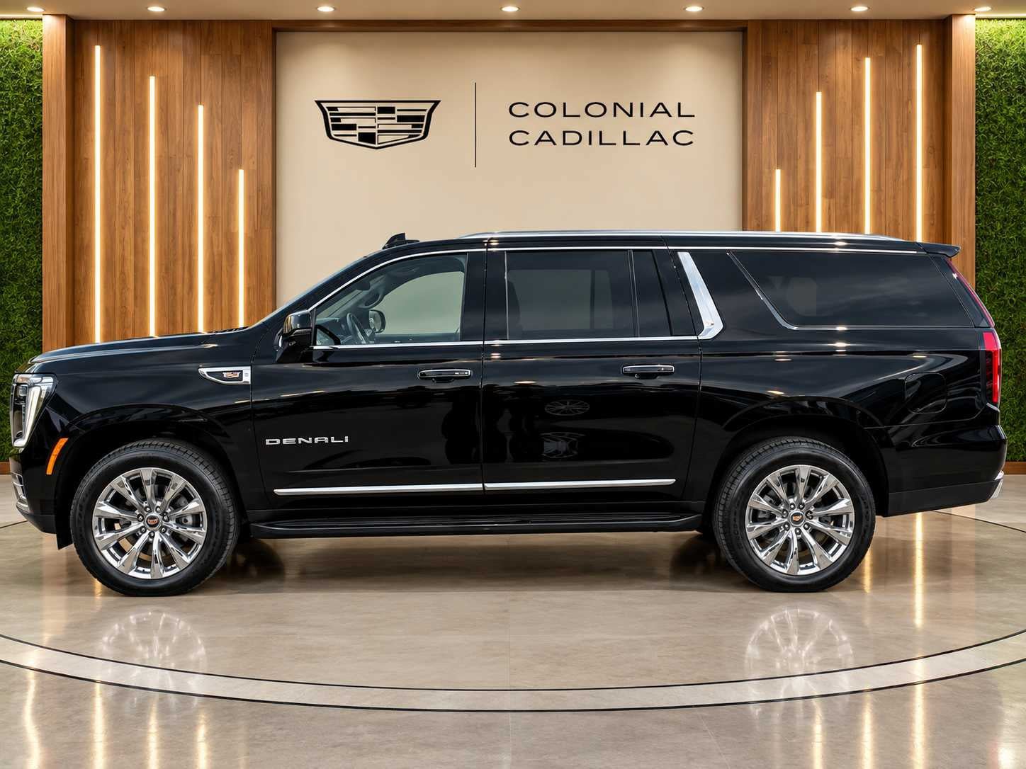 Used 2025 GMC Yukon XL Denali AWD/4WD image 4