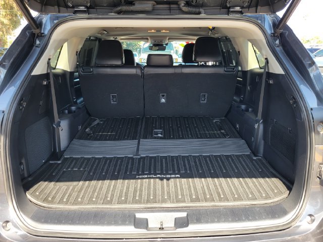 Used 2021 Toyota Highlander Limited FWD image 26
