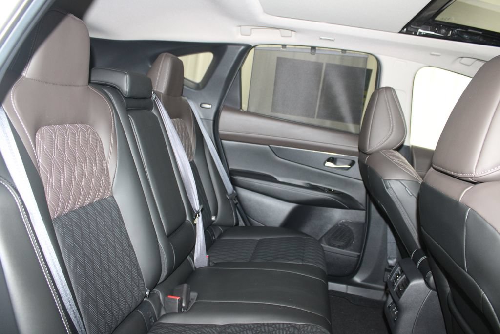 Used 2025 Nissan Murano Platinum w/ Cargo Package AWD/4WD image 36