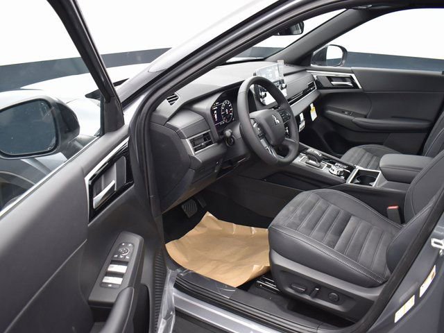 Used 2023 Mitsubishi Outlander SE Black Edition AWD/4WD image 25