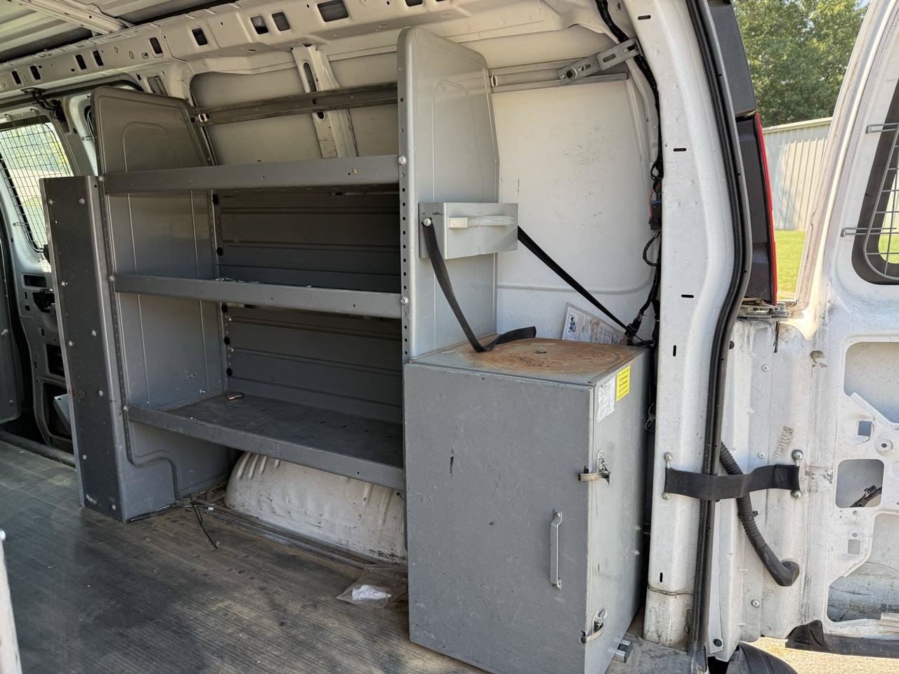 Used 2015 Chevrolet Express 2500 RWD image 8