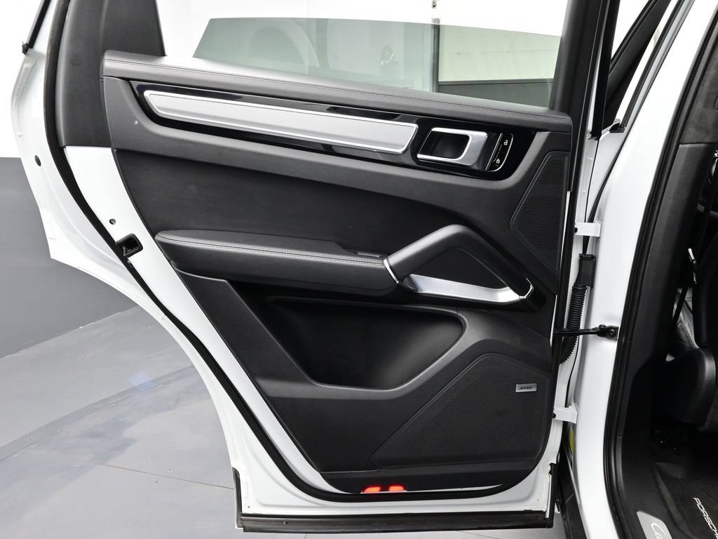 Certified 2021 Porsche Cayenne Turbo AWD/4WD image 15