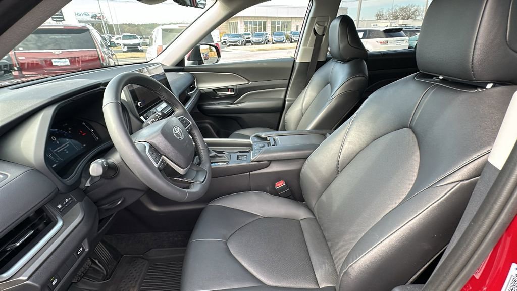 Used 2025 Toyota Grand Highlander FWD image 9