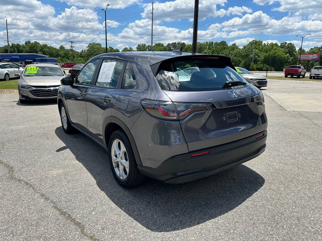 Used 2023 Honda HR-V LX image 3