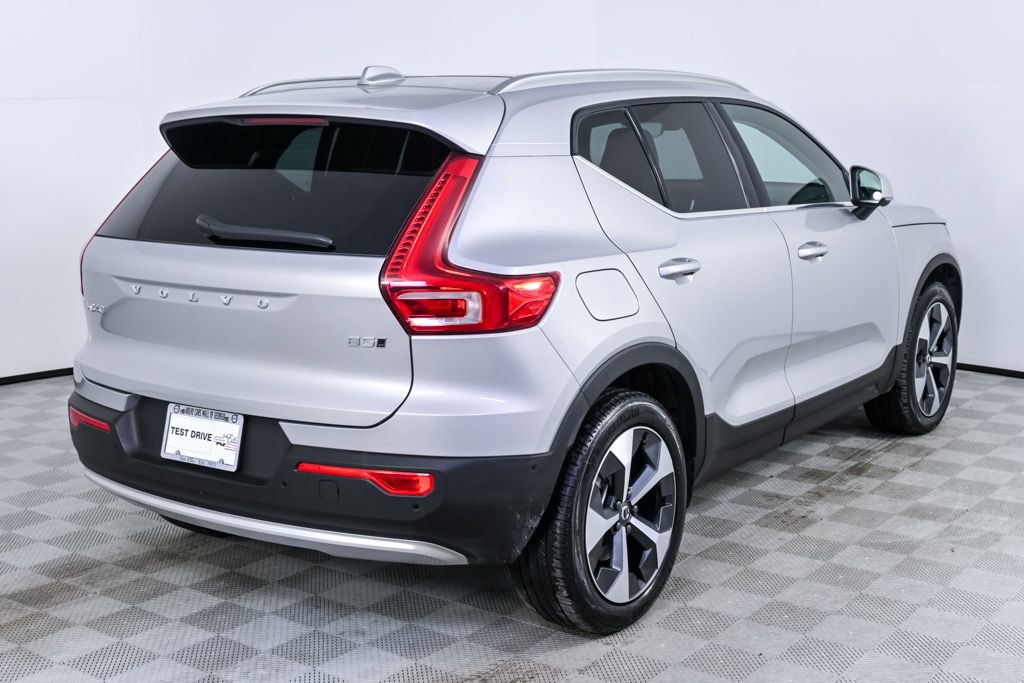 Certified 2025 Volvo XC40 B5 Plus image 29