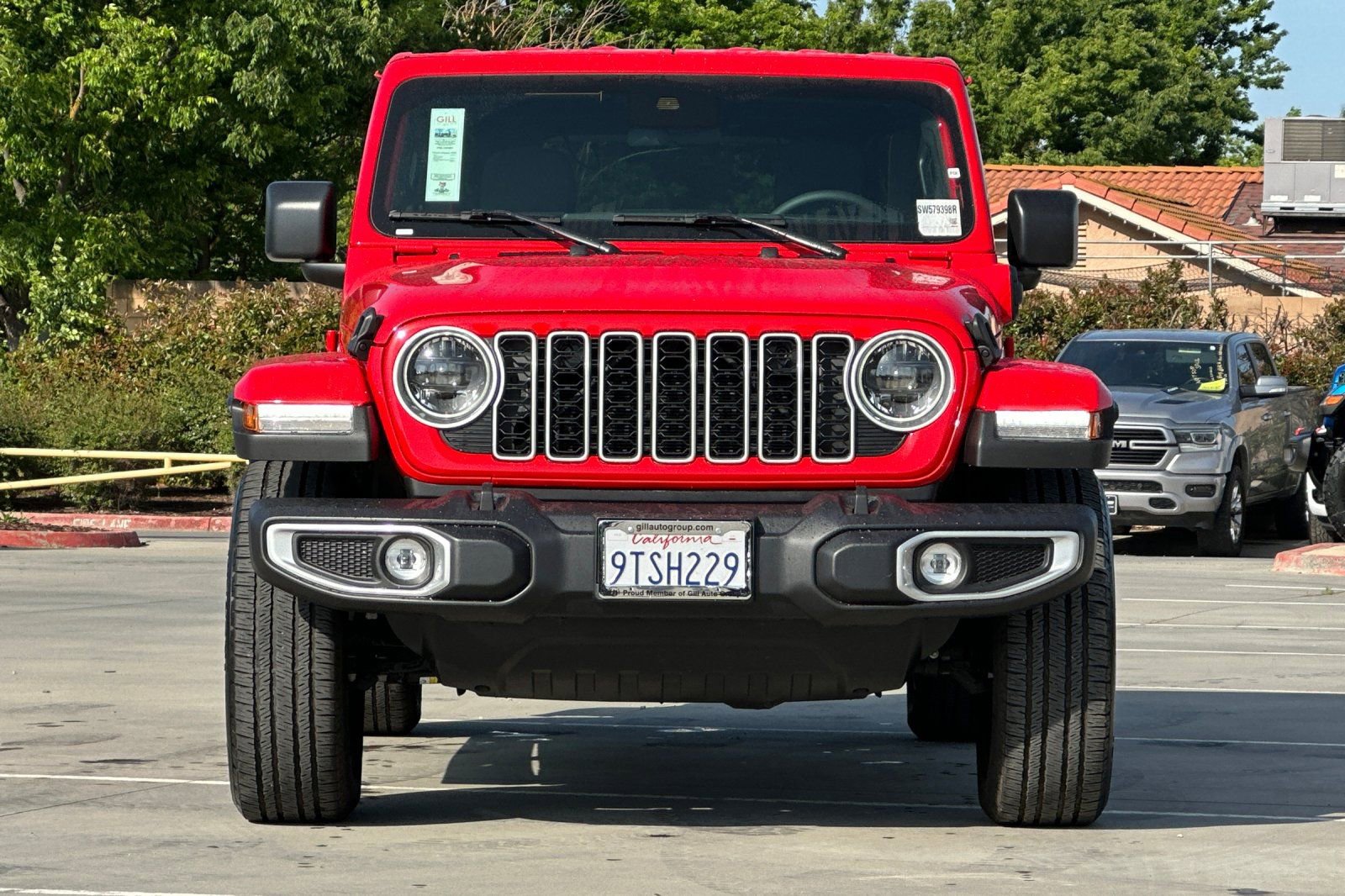 Used 2025 Jeep Wrangler Unlimited Sahara image 9