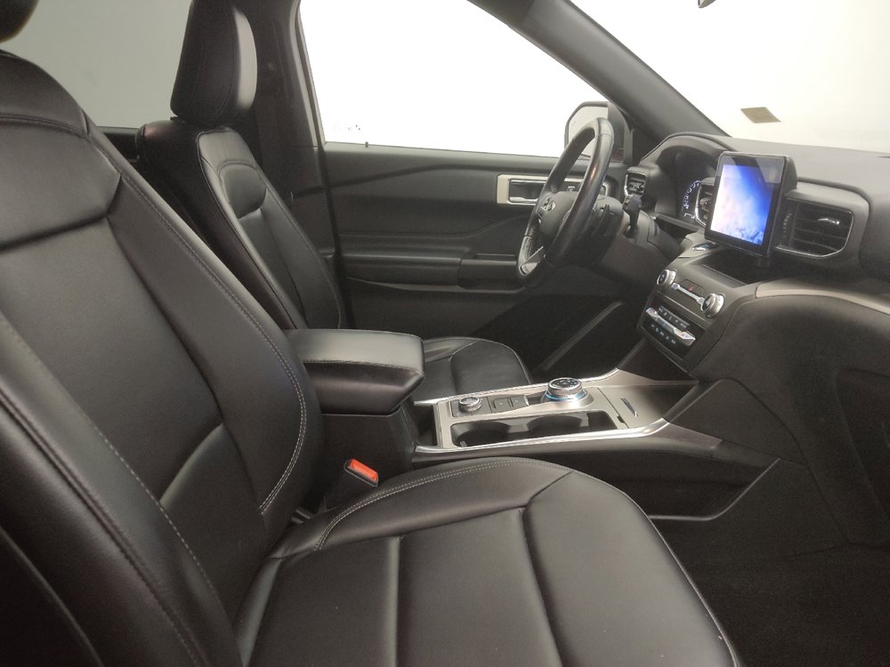 Used 2020 Ford Explorer XLT w/ Equipment Group 202A image 21