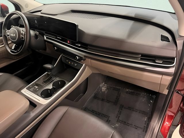 Used 2026 Kia Carnival FWD image 12