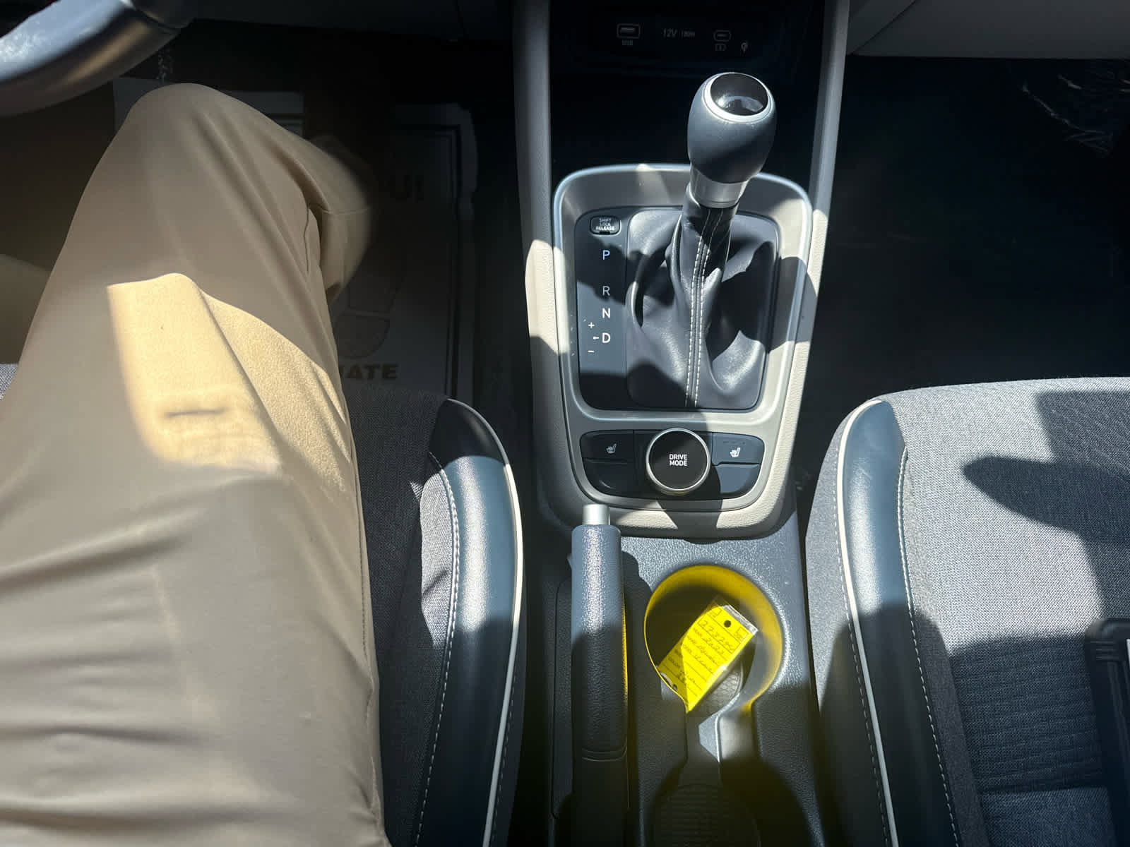 Used 2023 Hyundai Venue Limited image 23