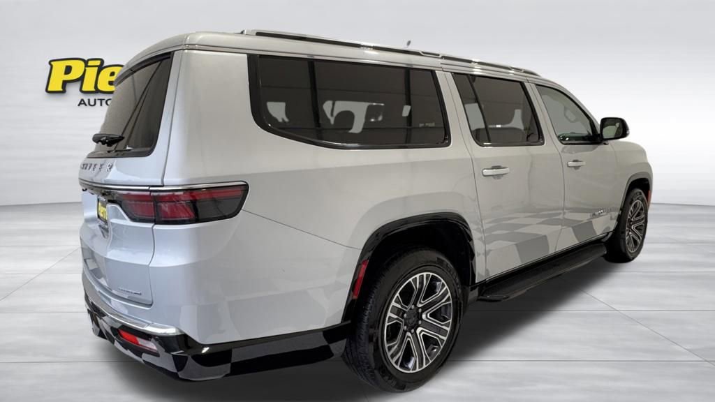 Used 2024 Jeep Wagoneer L Series II w/ Flexible Seating Group AWD/4WD image 8